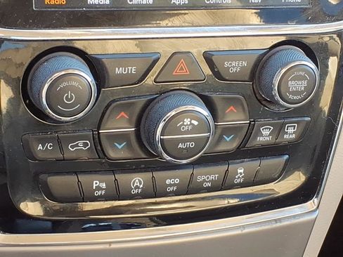 Used 2019 Jeep Grand Cherokee Limited w/ Trailer Tow Group IV image 20