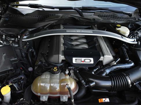 Used 2016 Ford Mustang GT Premium w/ Equipment Group 401A RWD image 28