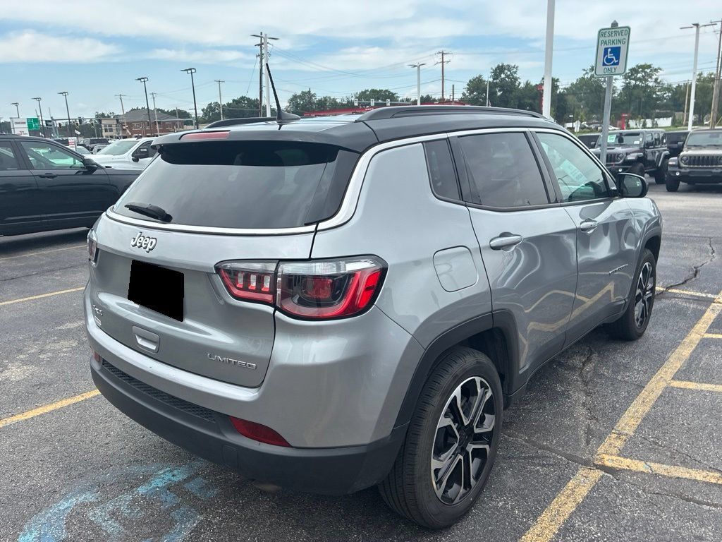 Certified 2022 Jeep Compass Limited AWD/4WD image 3