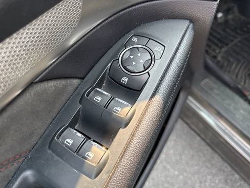 Used 2019 Ford Explorer XLT w/ Equipment Group 202A AWD/4WD image 27