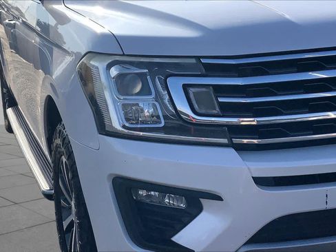 Used 2018 Ford Expedition Max XLT w/ Equipment Group 202A AWD/4WD image 28