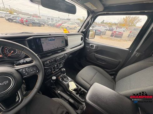 Used 2020 Jeep Wrangler Unlimited Sport image 23