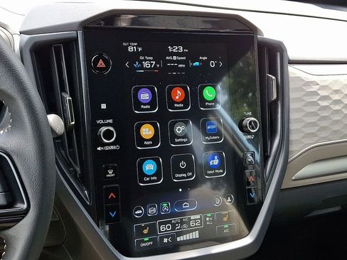 Certified 2025 Subaru Forester Premium image 17