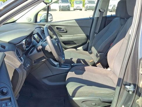 Used 2019 Chevrolet Trax LS image 10