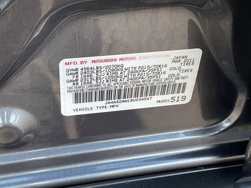 Used 2011 Mitsubishi Outlander ES image 35