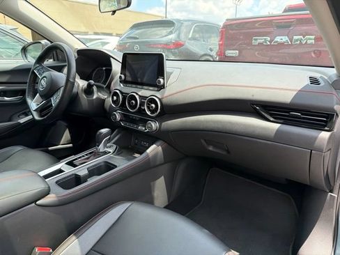 Used 2025 Nissan Sentra SR w/ SR Premium Package FWD image 33