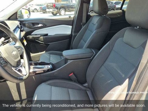 Used 2026 Chevrolet Trax LT w/ Driver Confidence Package FWD image 11