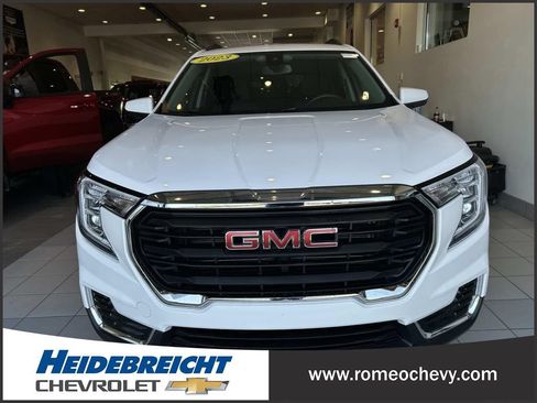 Used 2023 GMC Terrain SLE w/ Driver Convenience Package FWD image 38
