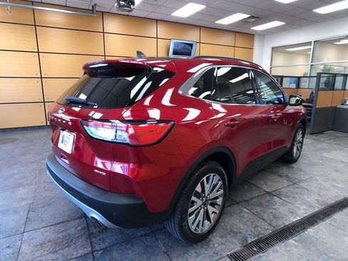 Certified 2022 Ford Escape Titanium AWD/4WD image 7