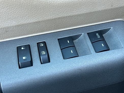 Used 2011 Ford F250 Lariat w/ Lariat Ultimate Pkg image 12