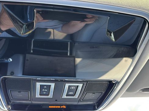 Used 2025 Land Rover Range Rover Velar Dynamic SE image 38