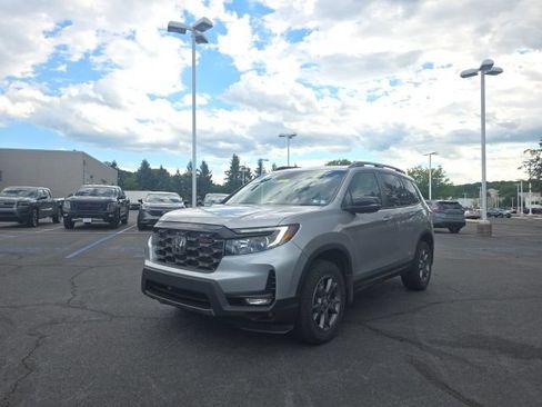Used 2024 Honda Passport TrailSport image 9