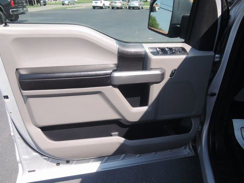 Used 2018 Ford F150 XLT image 24