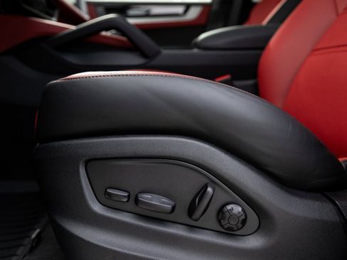 Used 2026 Porsche Cayenne image 23