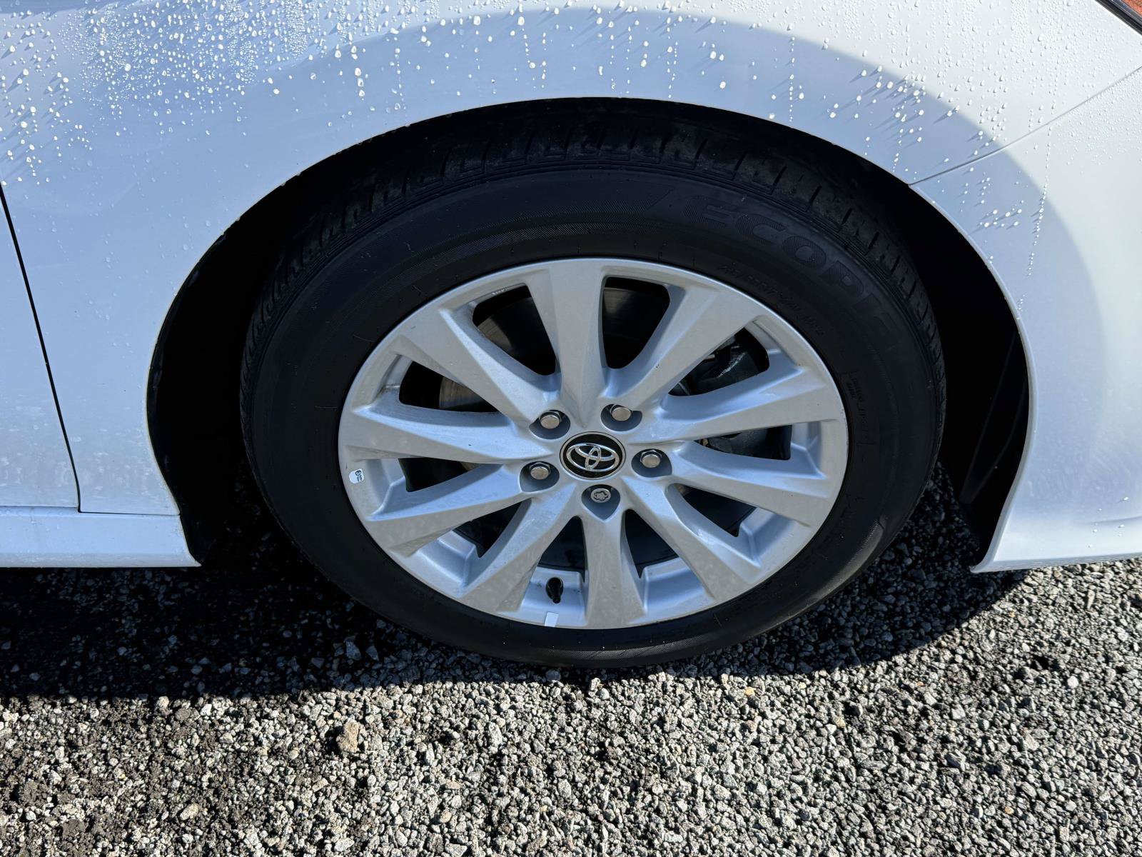 Used 2020 Toyota Camry LE FWD image 7