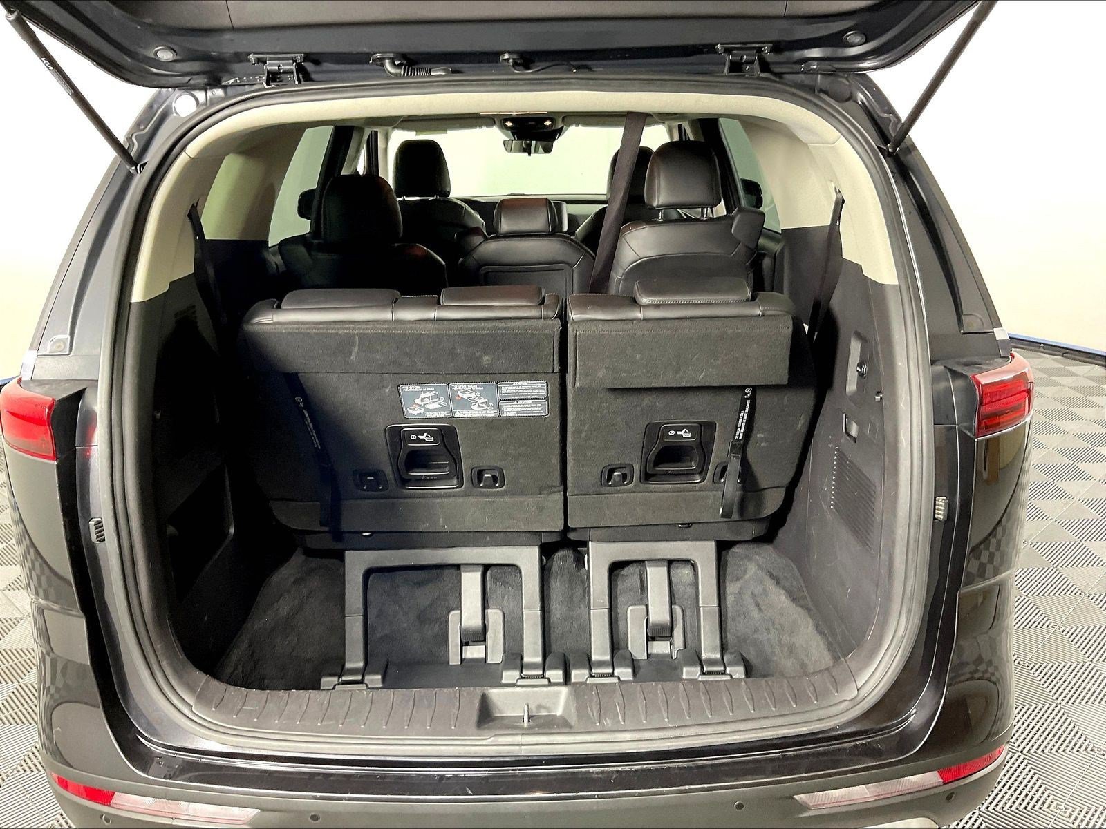 Used 2023 Kia Carnival LX FWD image 38