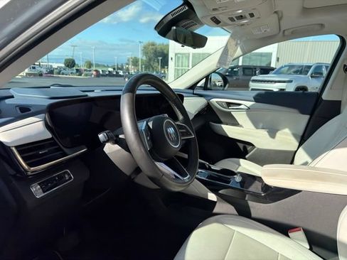 Used 2025 Buick Envision Avenir AWD/4WD image 17