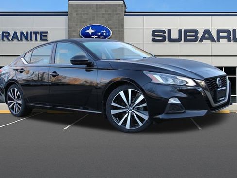 Used 2019 Nissan Altima 2.5 SR w/ SR Premium Package image 3