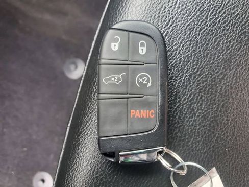 Certified 2022 Jeep Compass Latitude w/ Convenience Group image 32