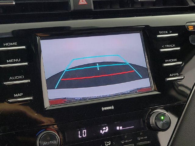 Used 2020 Toyota Camry SE FWD image 18