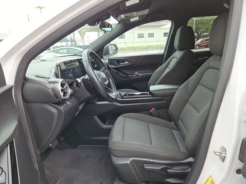 Used 2025 Chevrolet Equinox LT FWD image 11