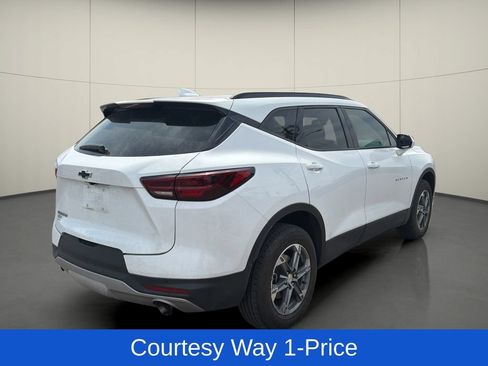 Used 2024 Chevrolet Blazer LT w/ Convenience Package FWD image 9
