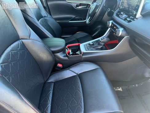 Used 2021 Toyota RAV4 TRD Off-Road image 31