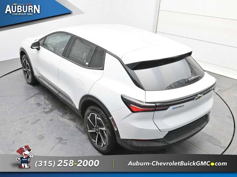 New 2026 Chevrolet Equinox EV LT image 28