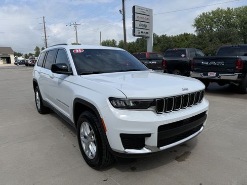 Used 2025 Jeep Grand Cherokee L Laredo w/ Luxury Tech Group I AWD/4WD image 34