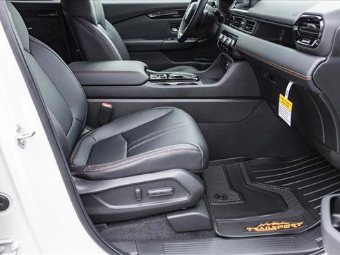 New 2025 Honda Pilot TrailSport image 30
