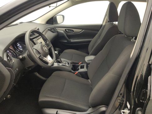 Used 2020 Nissan Rogue Sport S image 17