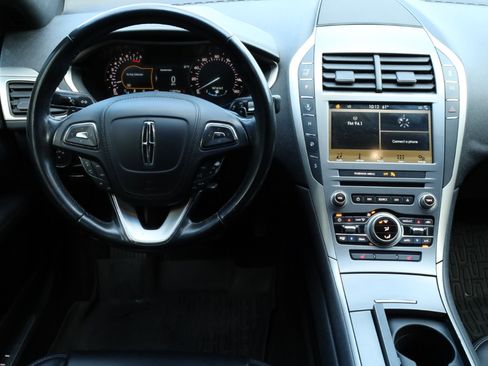 Used 2017 Lincoln MKZ Premiere image 11