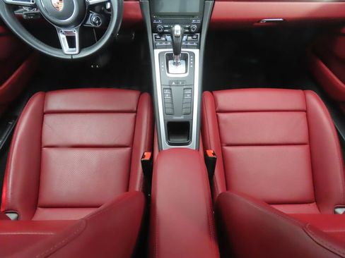 Used 2018 Porsche 911 Turbo image 17