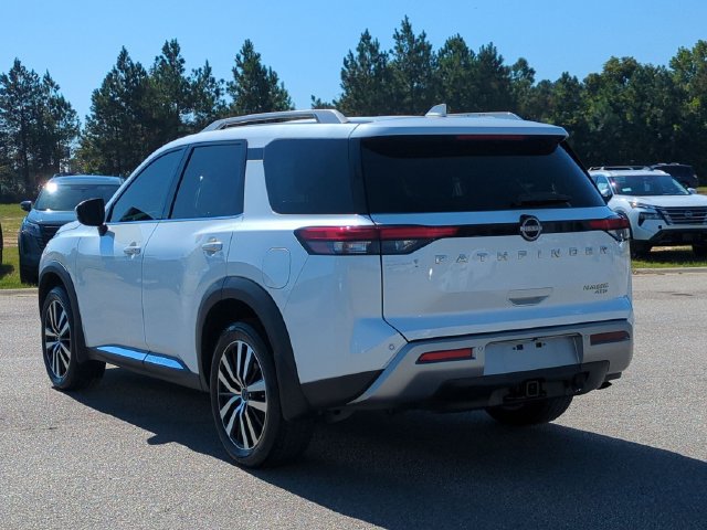 Used 2025 Nissan Pathfinder Platinum AWD/4WD image 5