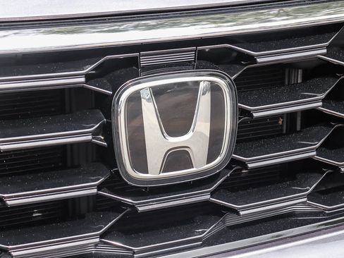 Used 2024 Honda Pilot Touring image 5