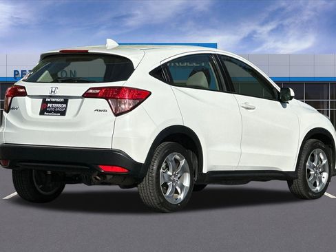 Used 2017 Honda HR-V LX image 4