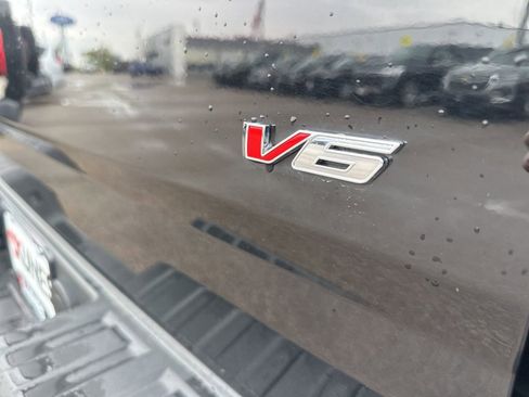 Used 2021 Chevrolet Colorado Z71 w/ Z71 Midnight Edition image 12