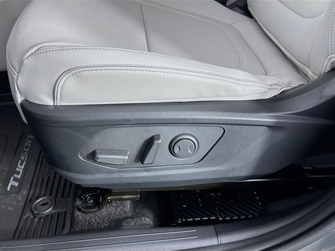 New 2026 Hyundai Tucson Limited FWD image 22