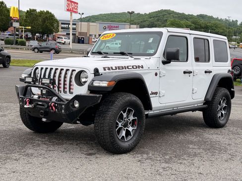 Used 2023 Jeep Wrangler Unlimited Rubicon w/ Cold Weather Group AWD/4WD image 1