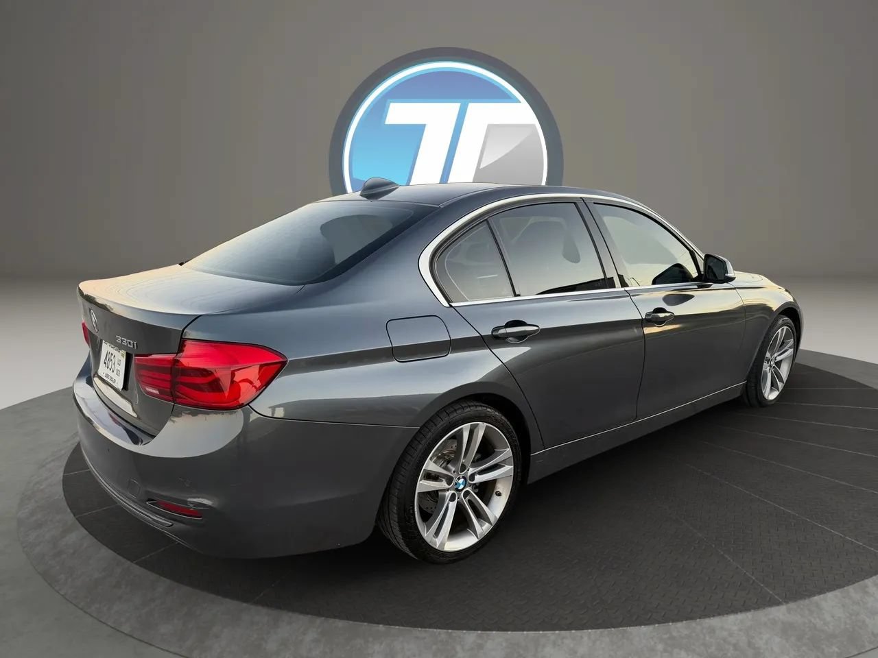Used 2017 BMW 330i Sedan RWD image 5