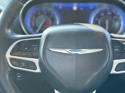 Used 2020 Chrysler 300 Limited image 30