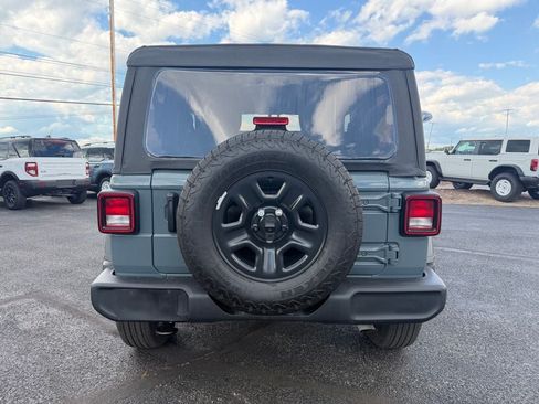 Used 2025 Jeep Wrangler Sport AWD/4WD image 4