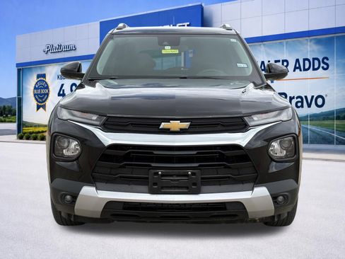 Used 2023 Chevrolet TrailBlazer LT FWD image 2
