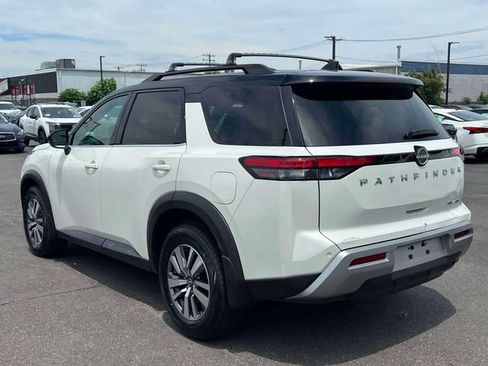Used 2022 Nissan Pathfinder SL AWD/4WD image 6