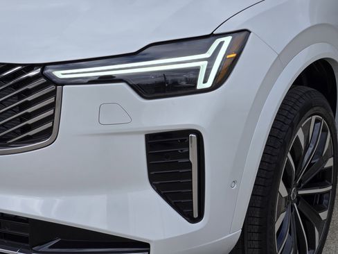 New 2026 Volvo XC90 B6 Ultra image 10