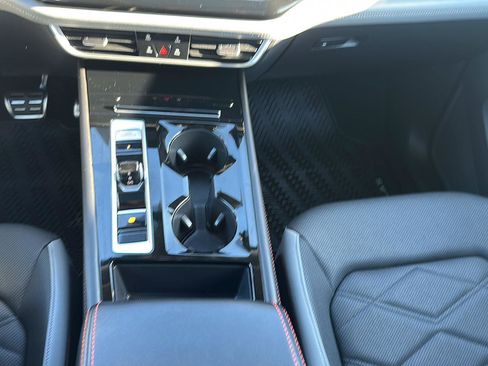 Certified 2025 Volkswagen Atlas Peak Edition SE AWD/4WD image 33