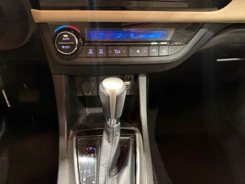 Used 2014 Toyota Corolla LE FWD image 12