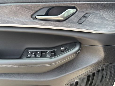 New 2025 Jeep Grand Cherokee L Limited image 14