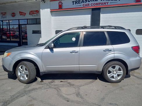 Used 2010 Subaru Forester 2.5X Limited w/ Popular Equipment Group 7B image 3