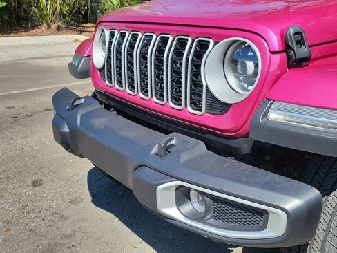 Used 2024 Jeep Wrangler Sahara w/ Technology Group image 4